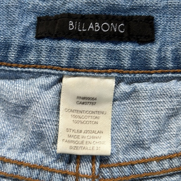 BILLABONG Jean Shorts - Picture 2 of 5